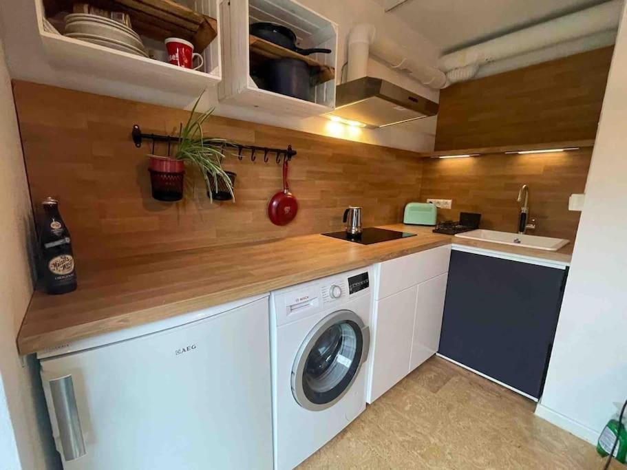 Suesse Souterrain-wohnung Mit Anbindung Nach Muenster Apartment